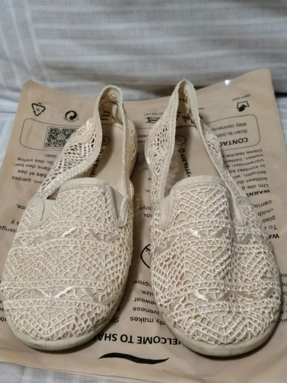 Airwalk Cream Crochet Lace Slip On Flats Alpargata Loafers Size 3 / Fits W 4.5-5